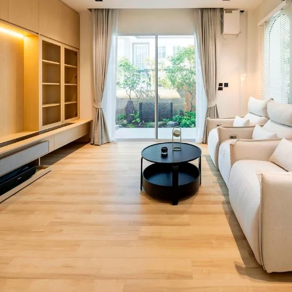 บริการติดตั้งพื้นไม้เทียม-Ecoqueen-Floor