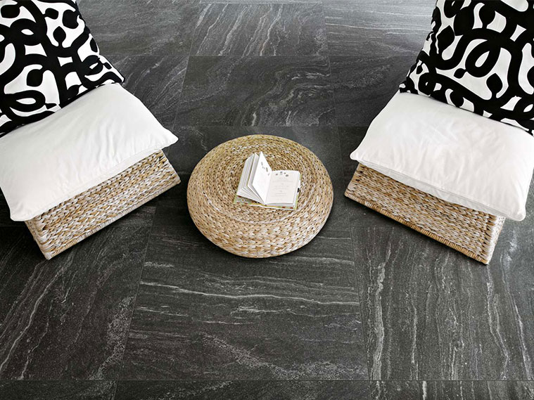 สร้างมุมผ่อนคลาย บนพื้นกระเบื้องลายหิน