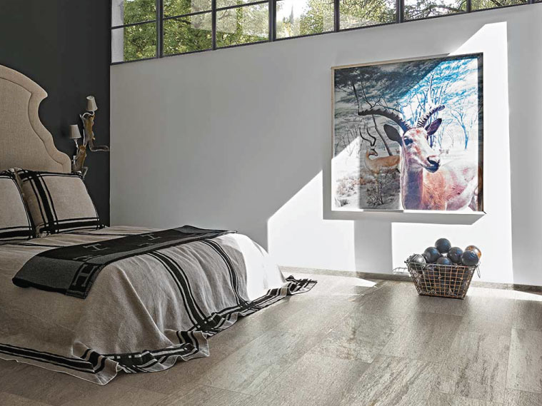 แต่งห้องนอนบรรยากาศโปร่งสบายด้วยพื้นลายหินธรรมชาติแสนเรียบหรู