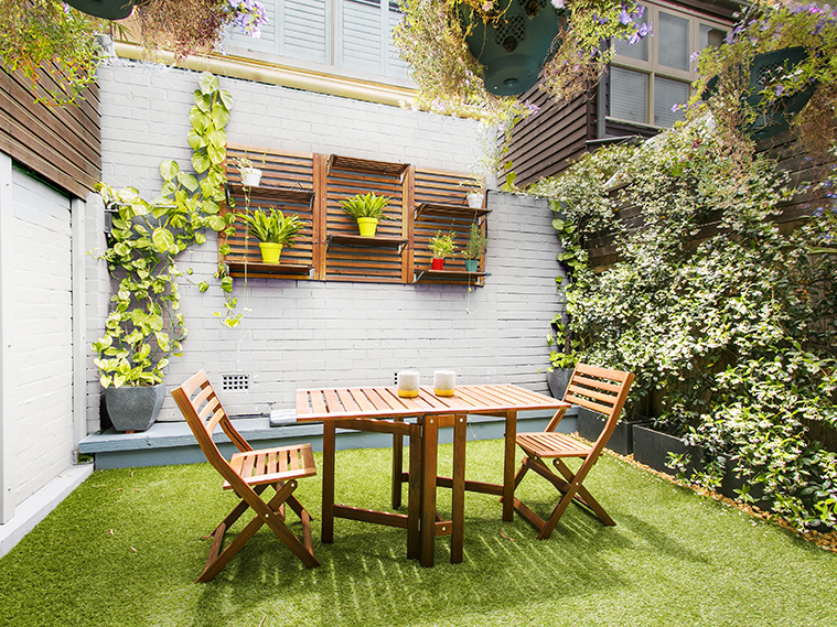 ตกแต่งสวนสนามหญ้ากะทัดรัด สไตล์วินเทจ