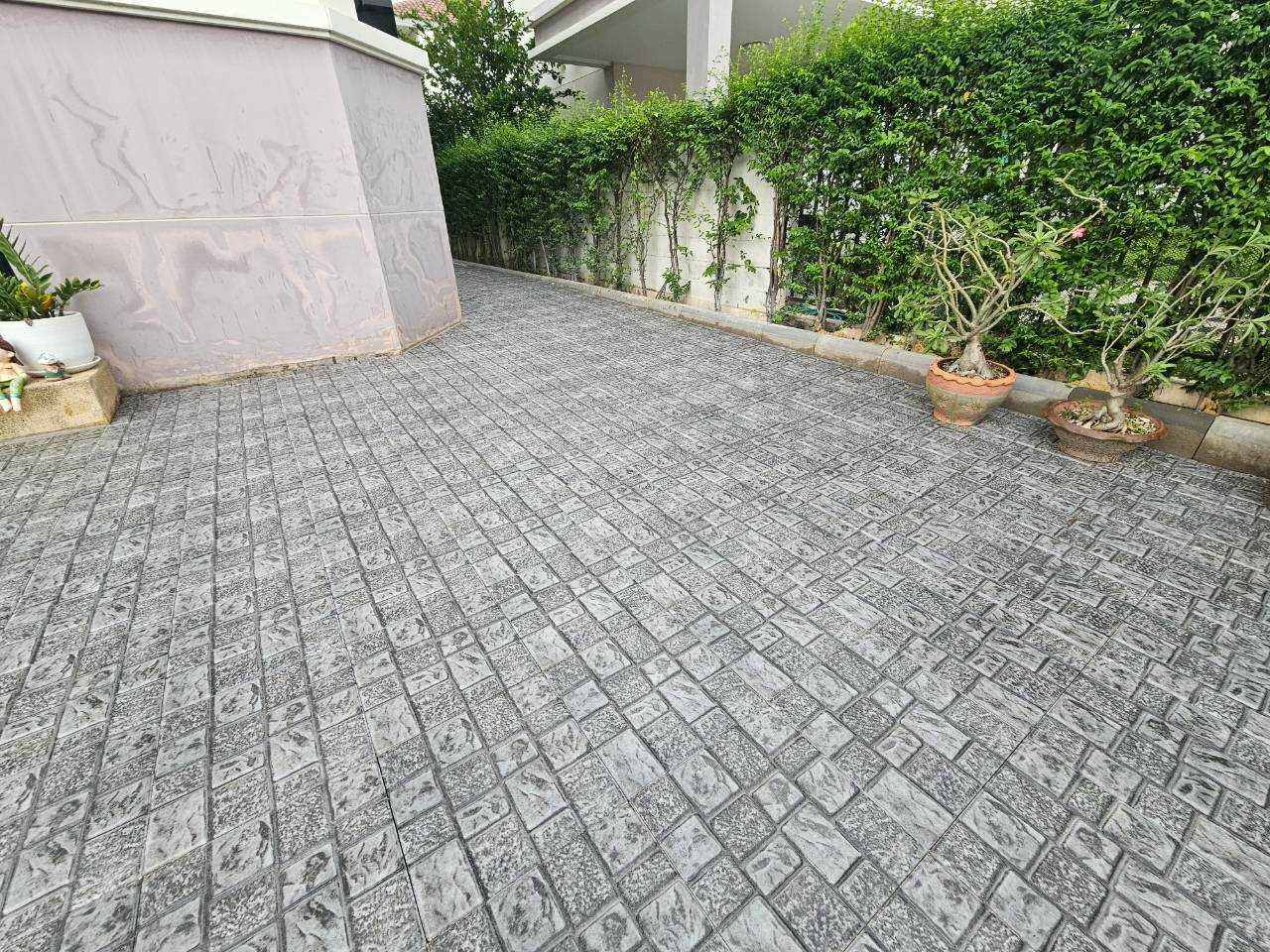 บริการติดตั้งกระเบื้องปูพื้นคอนกรีต-เอสซีจี