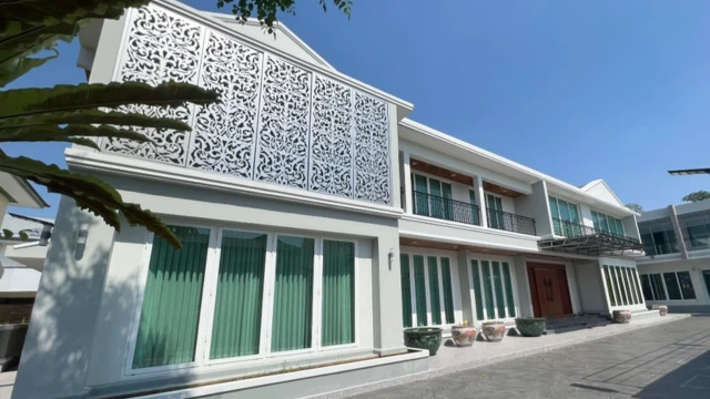 ประตูหน้าต่างอลูมิเนียมพร้อมบริการติดตั้ง