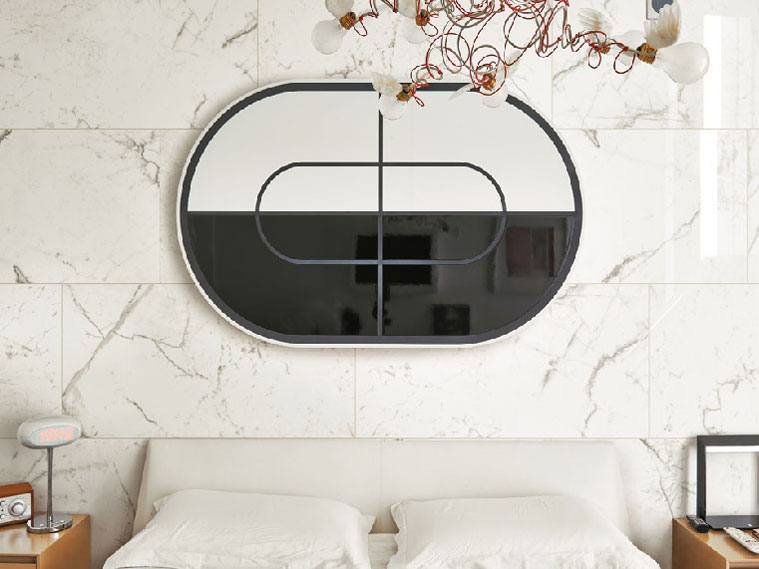 ห้องนอนเรียบหรูด้วยผนังกระเบื้องลายหินอ่อน