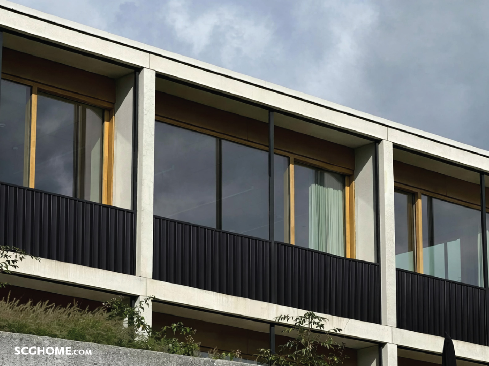 ราวระเบียงเมทัลชีทสีดำ