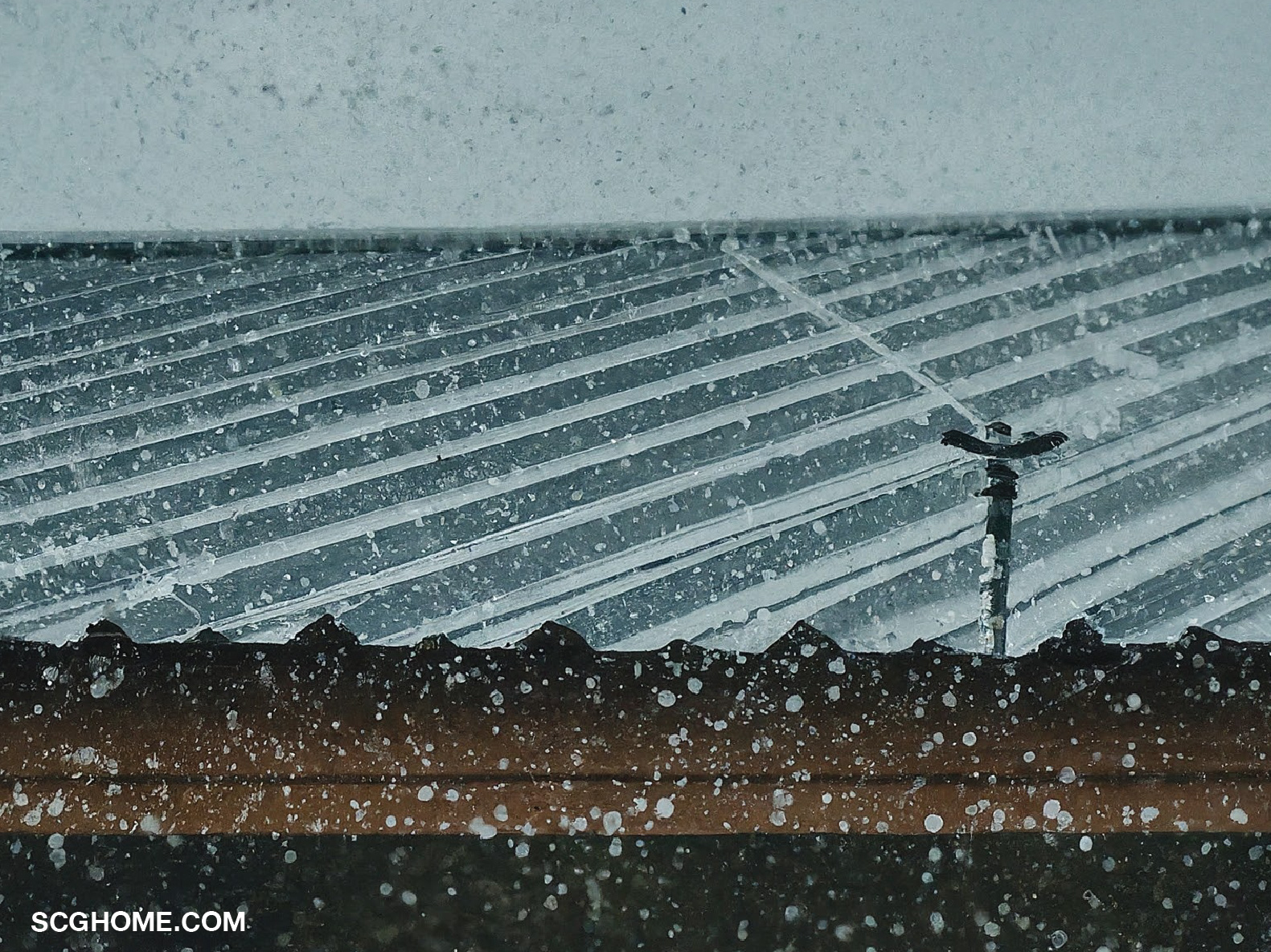 ติดสปริงเกลอร์บนหลังคาช่วยลดร้อน