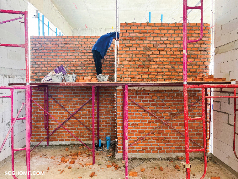 ก่อขอบคอนกรีตสูงจากพื้น 10 ซม.