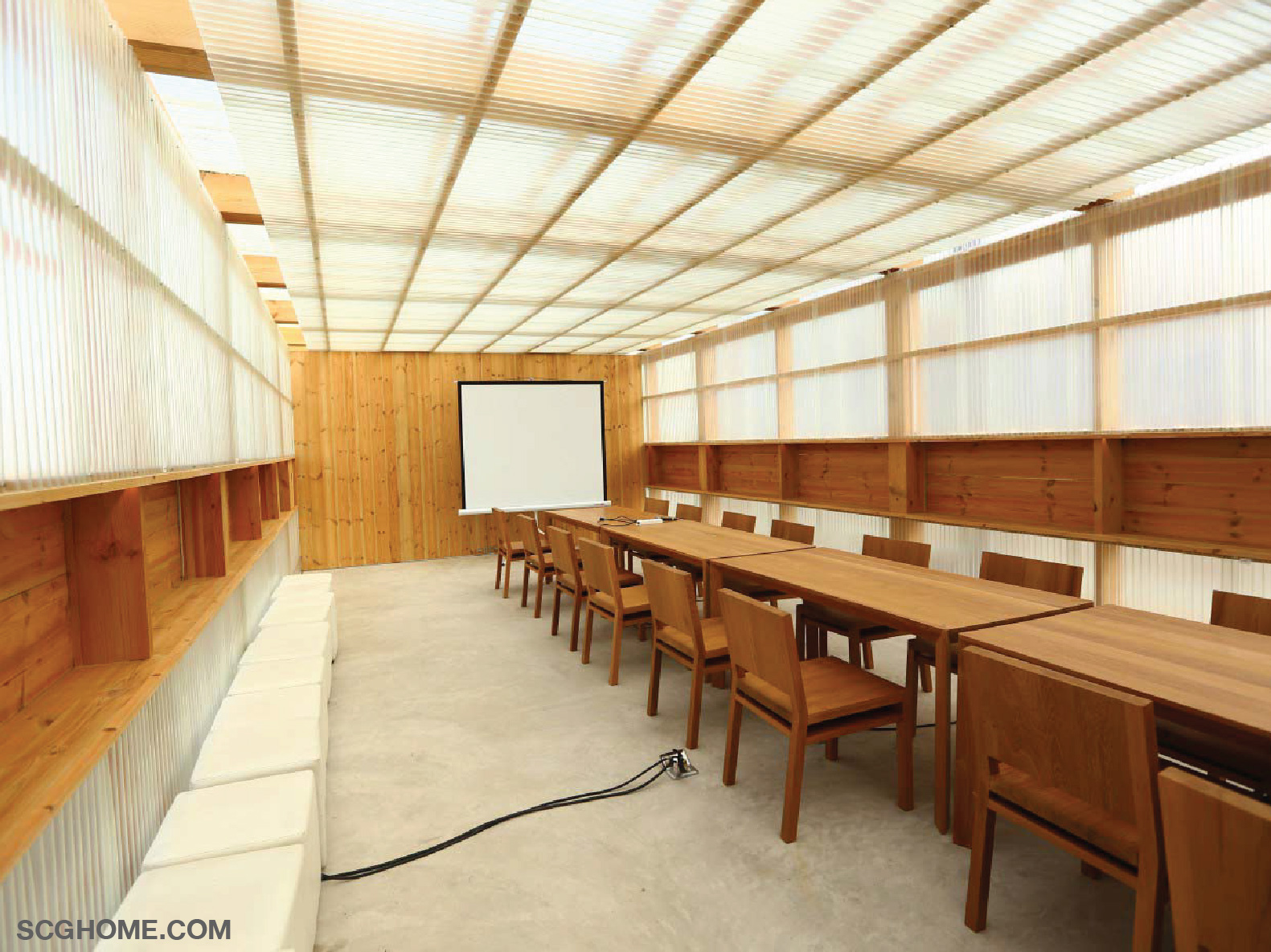 ใช้เป็นผนังและฝ้าเพดาน