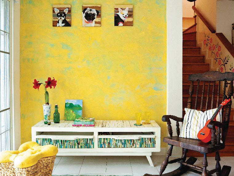 ใส่ความสนุกเพิ่มความสดใสบนผนังห้องนั่งเล่นด้วยเทคนิคฉาบปูนสกิมโค้ท