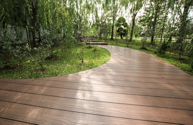 พื้นไม้ภายนอก-WPC-พร้อมบริการติดตั้ง