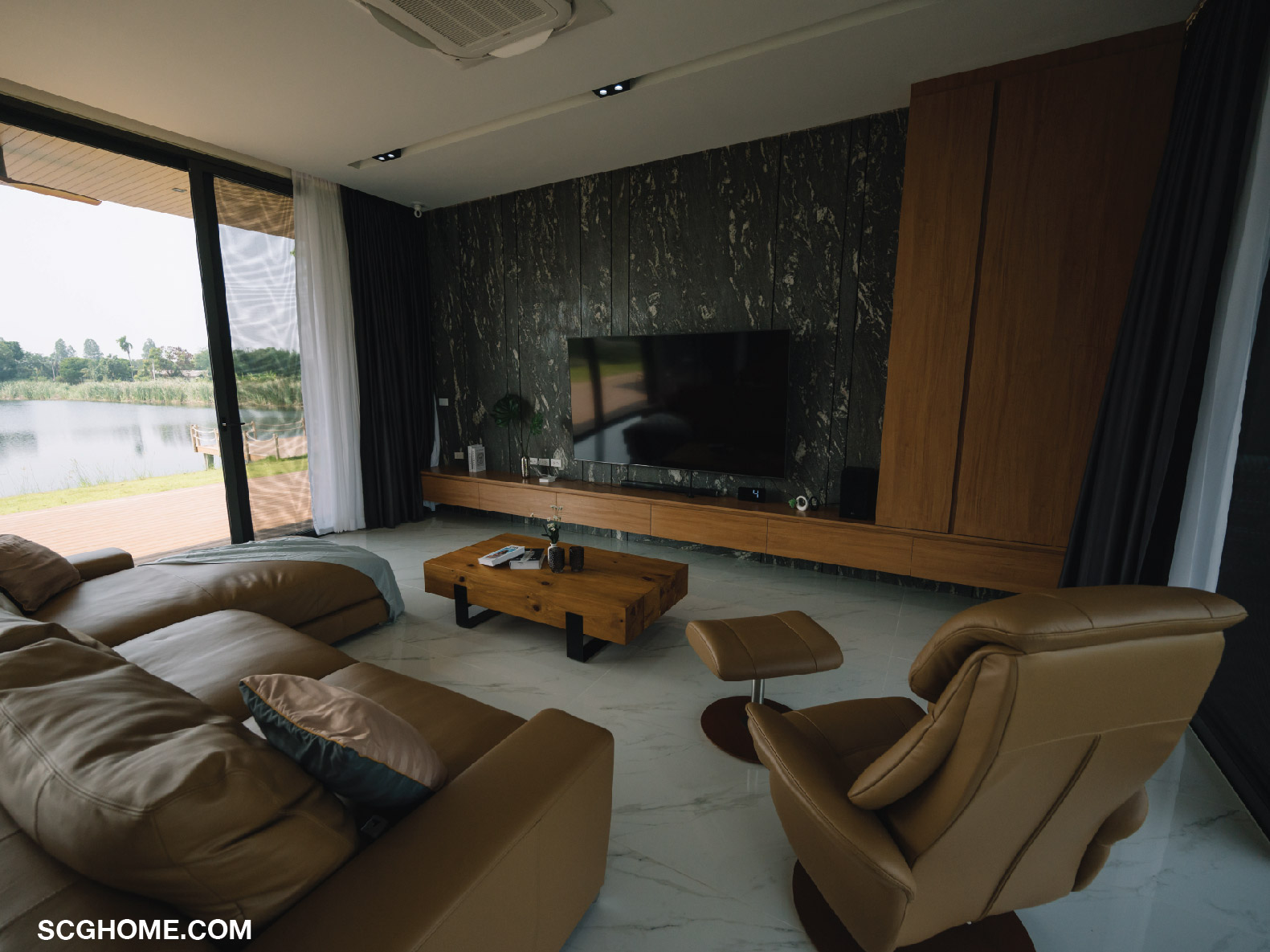 พื้นชั้นล่างปูกระเบื้องที่มีลวดลายหินอ่อน