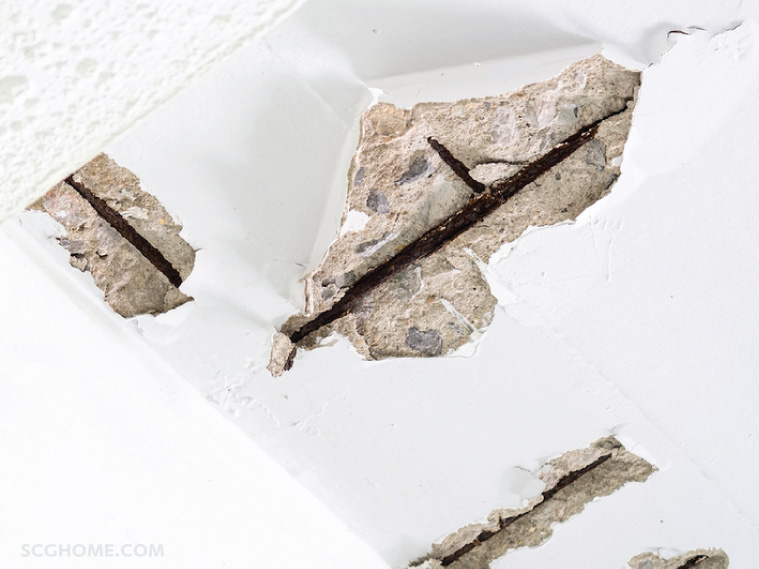 SingleImage ท้องพื้นดาดฟ้าแตกร้าว คอนกรีตกะเทาะหลุดล่อน