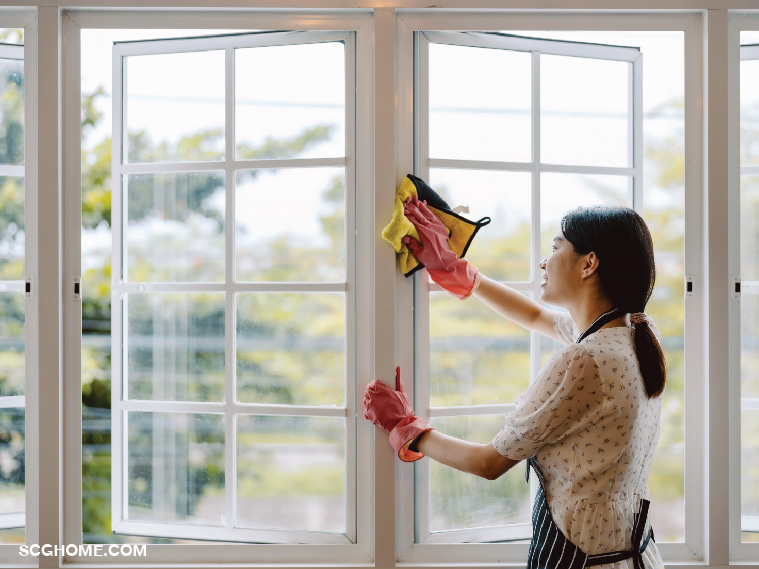 ตัวอย่างการเช็ดทำความสะอาดหน้าต่างอะลูมิเนียม