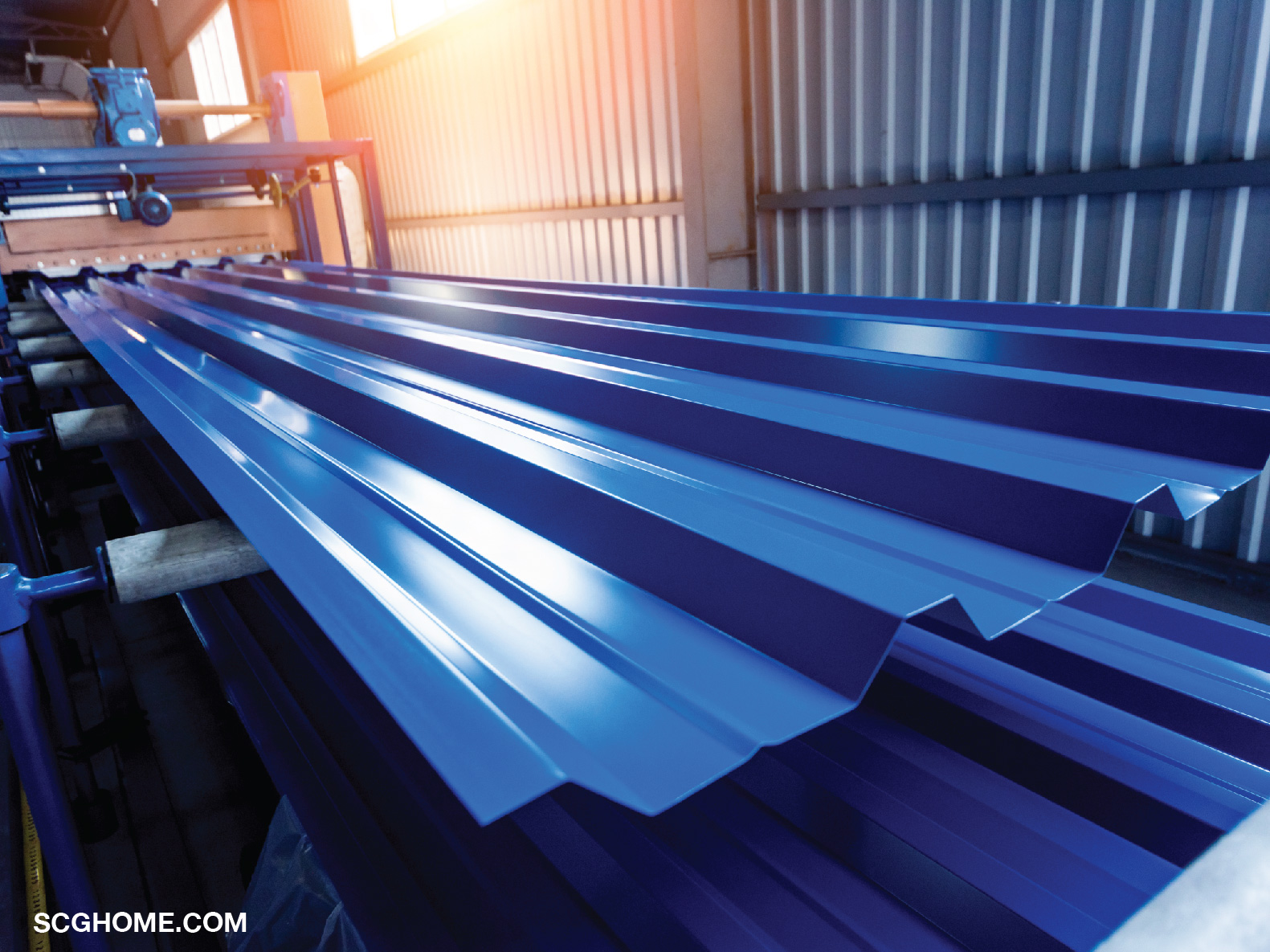 หลังคาเมทัลชีทเป็นวัสดุมุงหลังคาที่ทำจากโลหะนำมารีดขึ้นรูปเป็นลอนต่าง ๆ