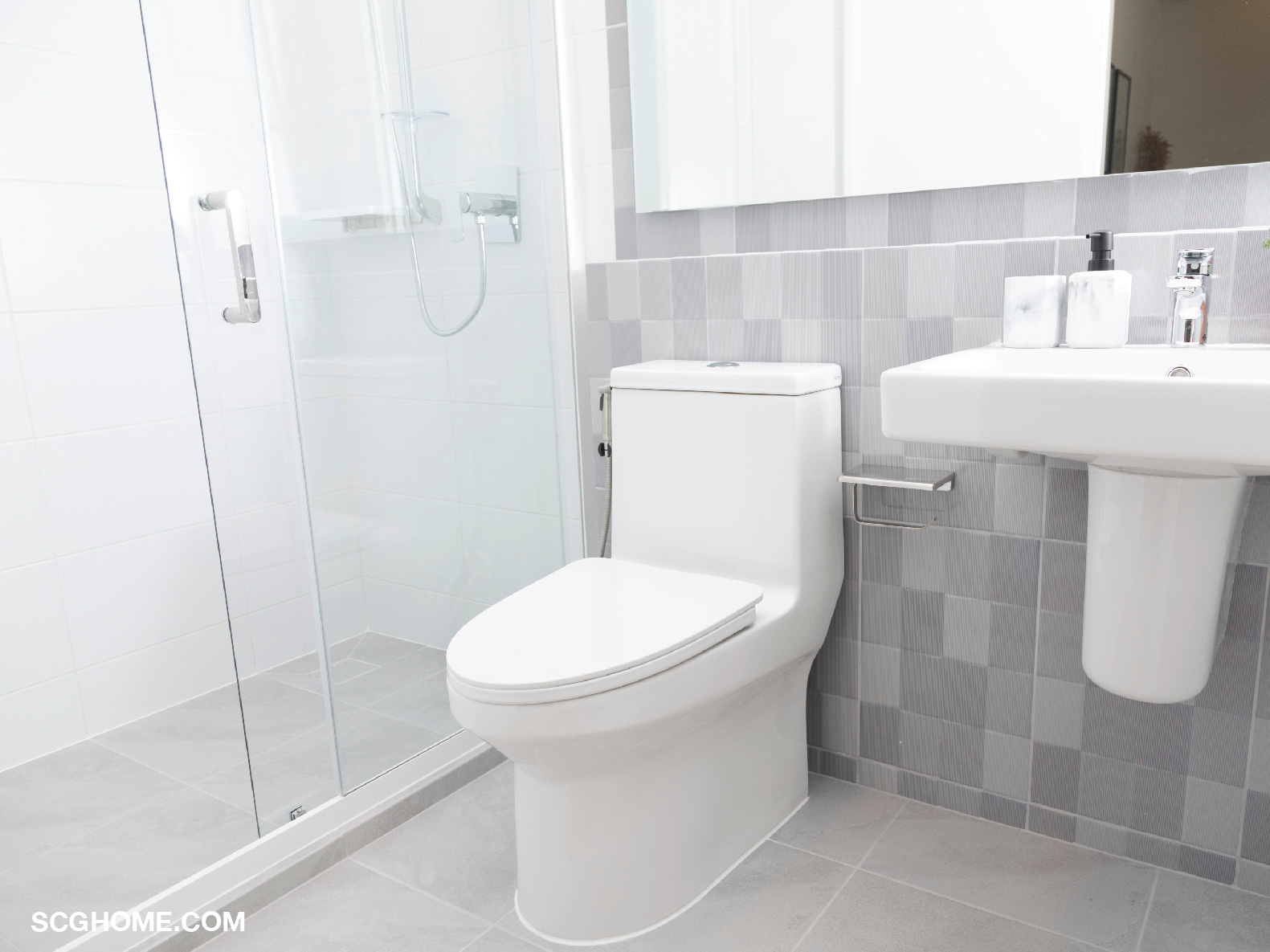 โถสุขภัณฑ์แบบใช้ถังพักน้ำ