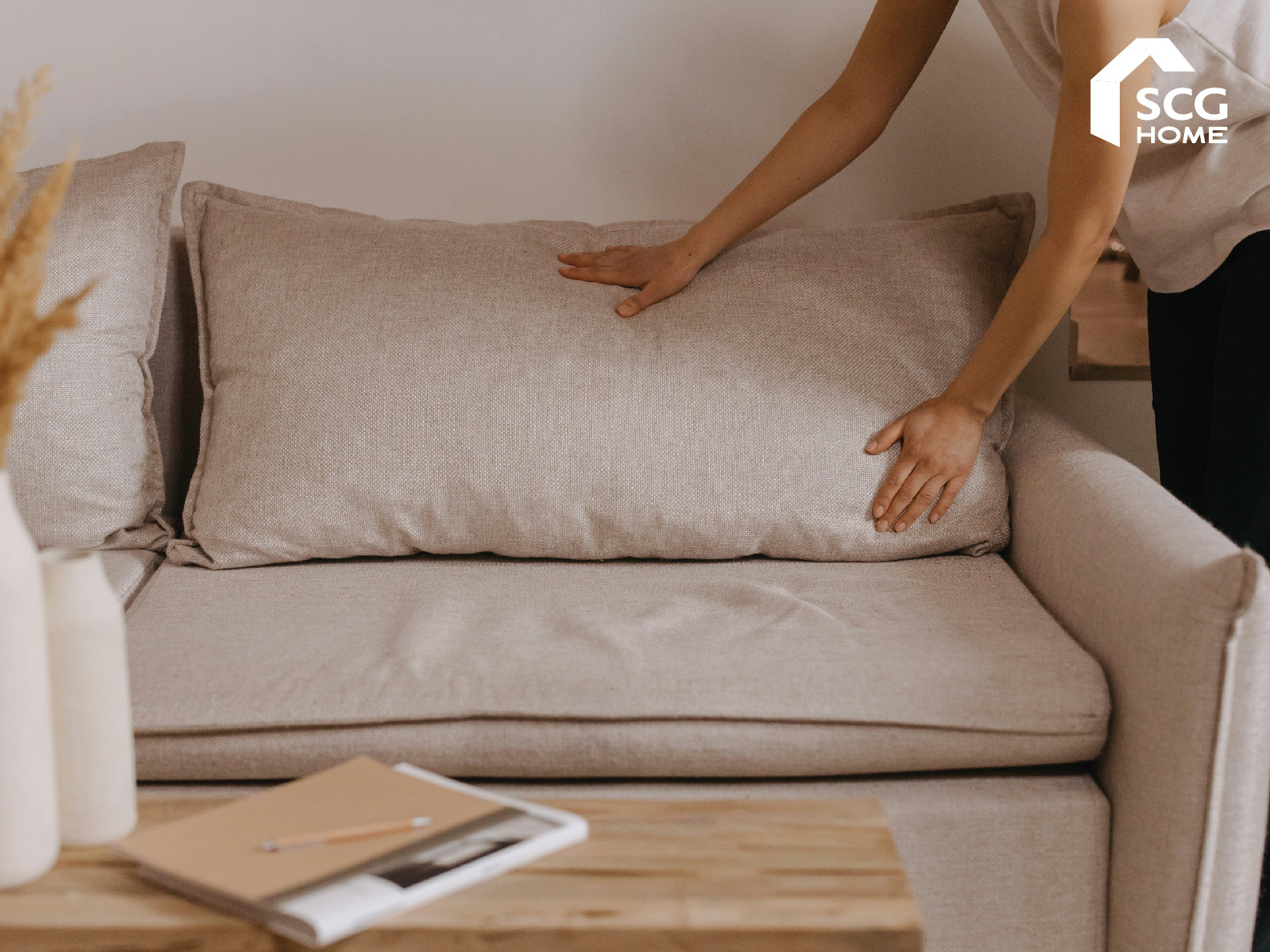 ขั้นตอนทำความสะอาดโซฟาอย่างปลอดภัย: รู้วัสดุให้ชัดก่อนลงมือ