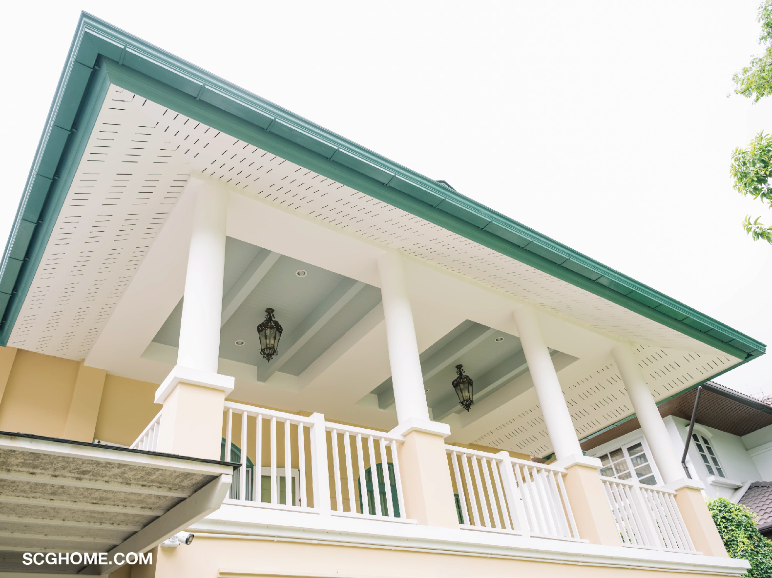 ฝ้าชายคาแผ่นเรียบแบบมีรูระบายอากาศ