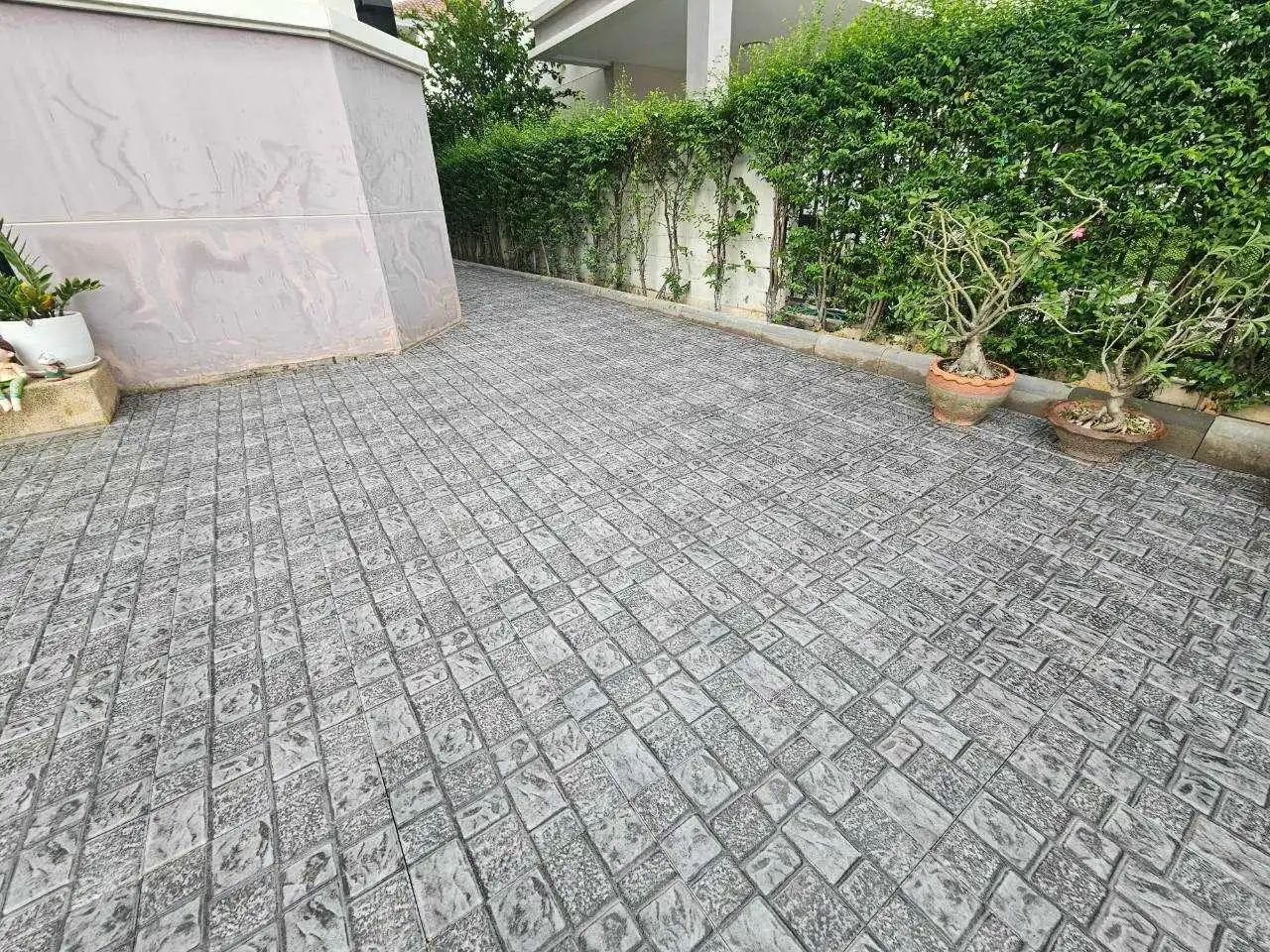 บริการติดตั้งกระเบื้องปูพื้นคอนกรีต-เอสซีจี