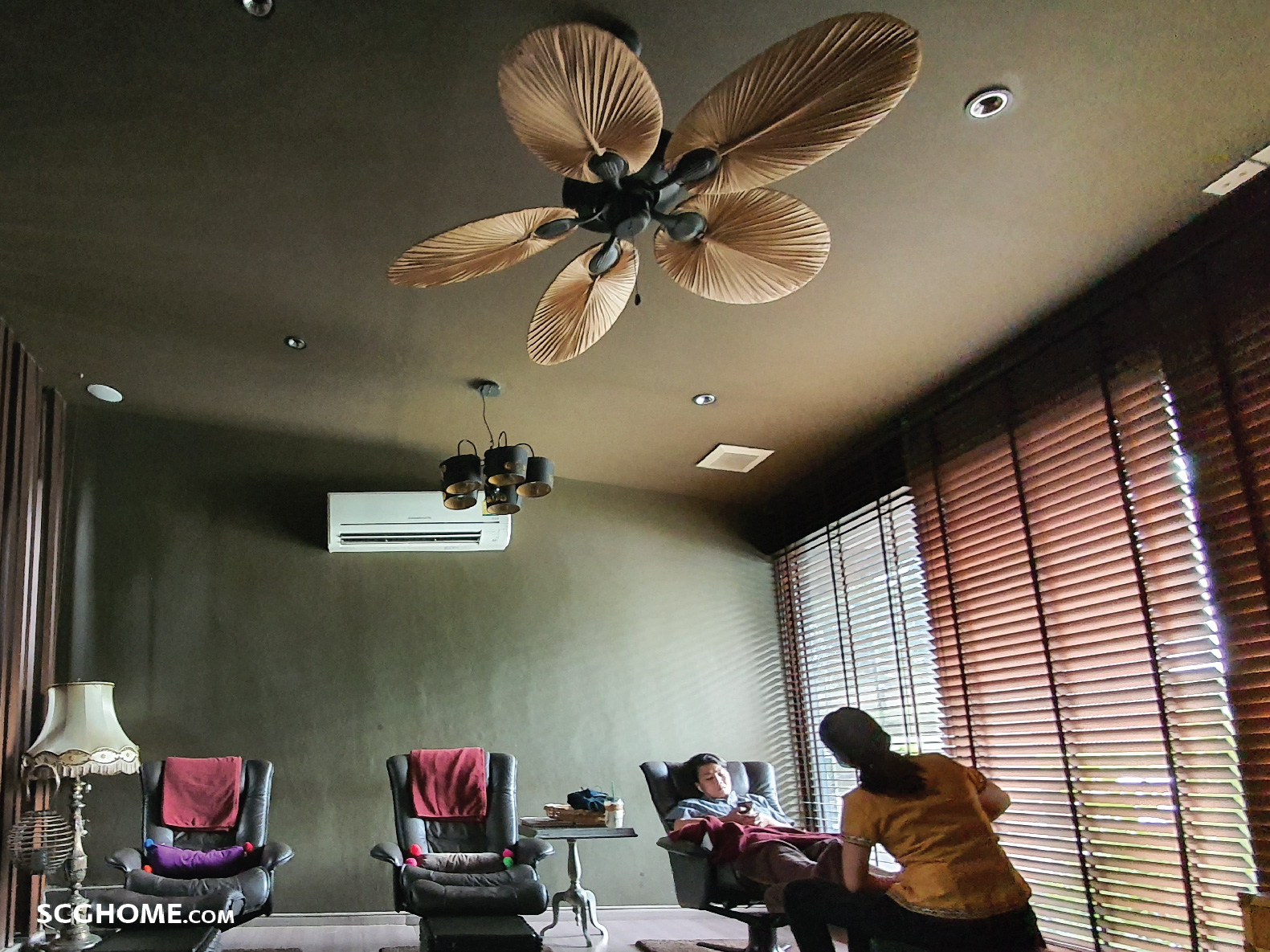 ให้มูลี่ช่วยกรองแสงไม่ให้จ้า