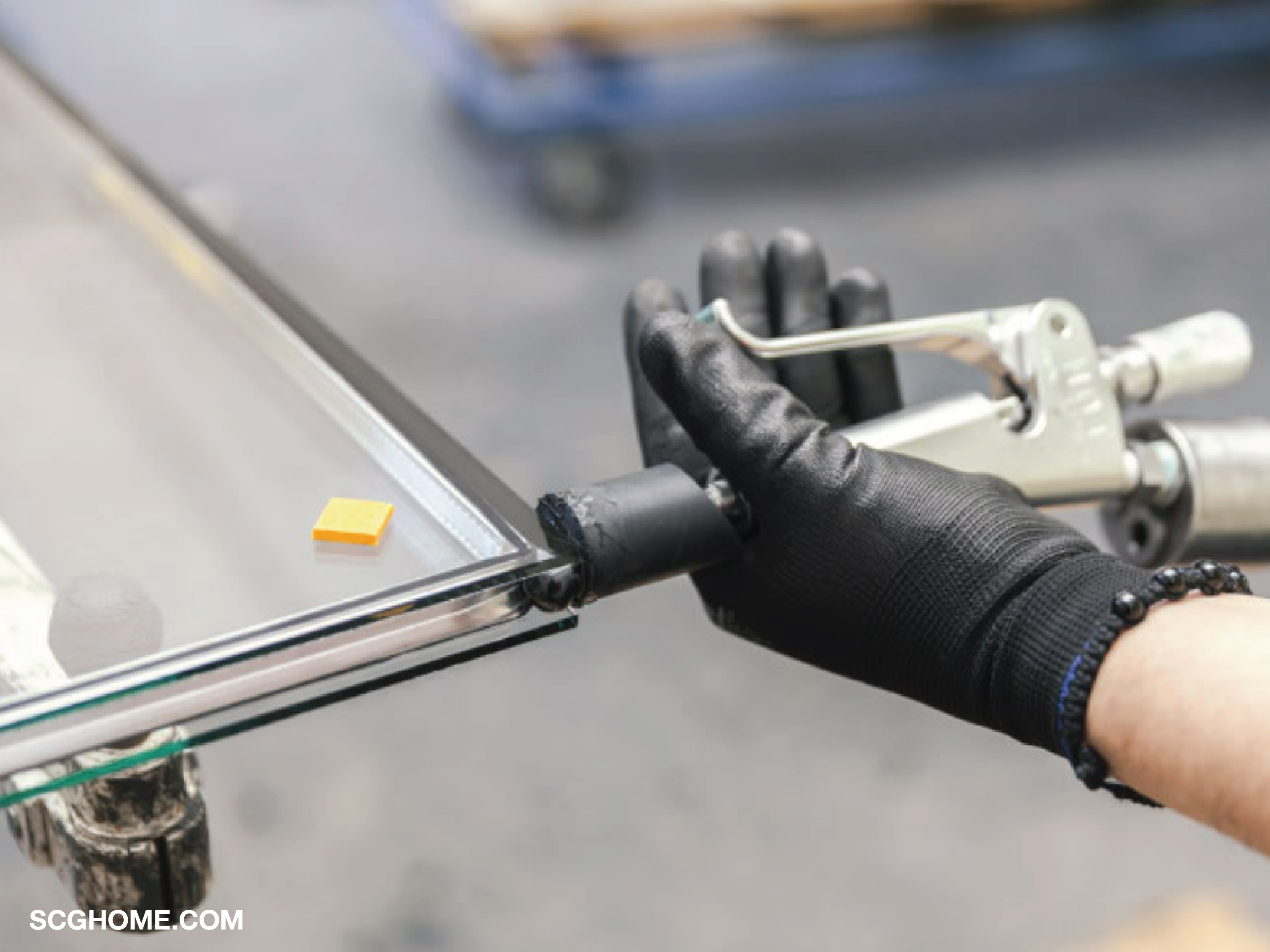 กระจกสองชั้น