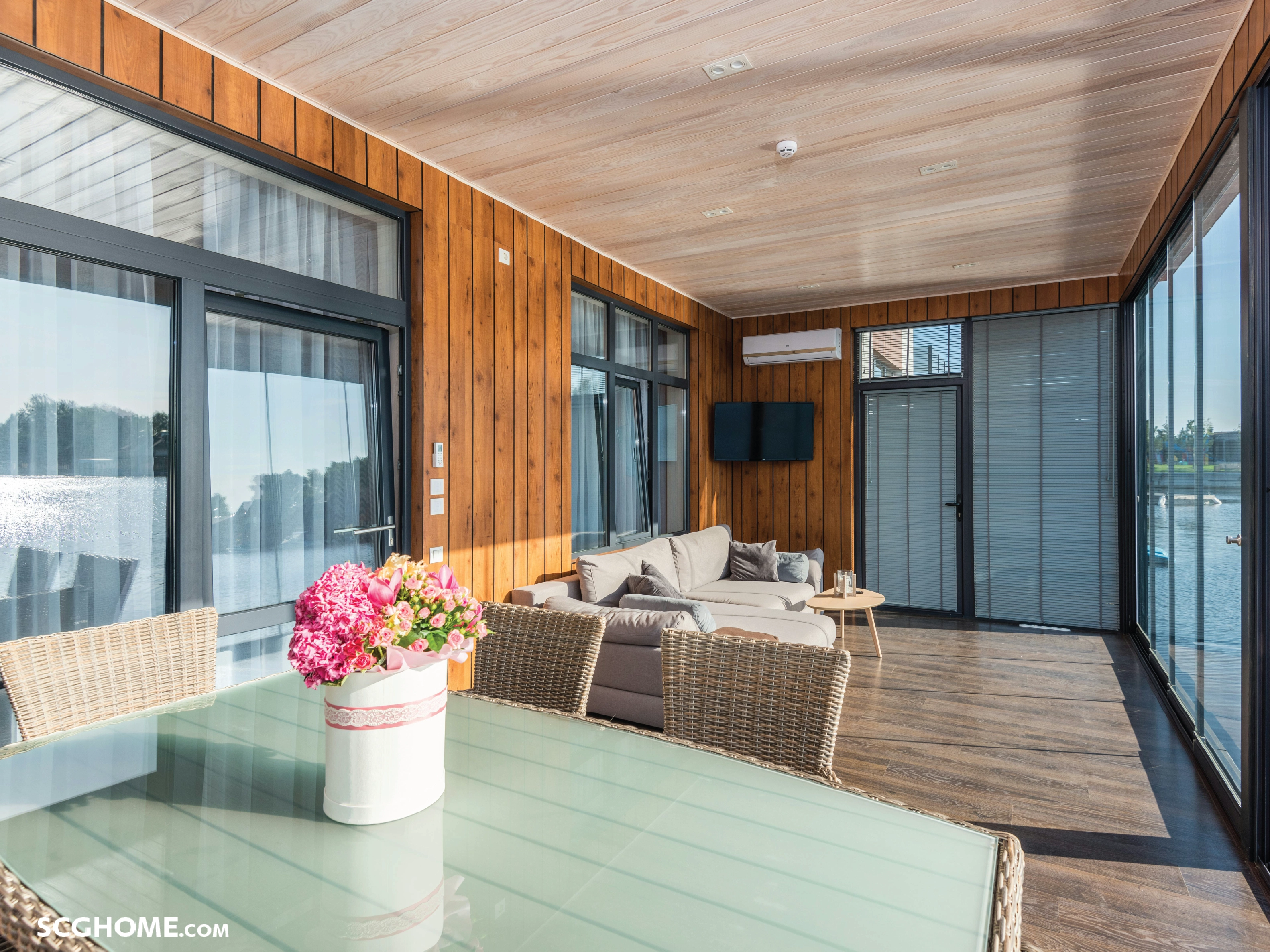 การติดแอร์ห้องทรงสี่เหลี่ยมผืนผ้าที่ผนังด้านแคบ