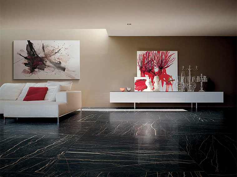 แต่งพื้นห้องนั่งเล่นด้วยกระเบื้องลายหินธรรมชาติสีดำเรียบหรู