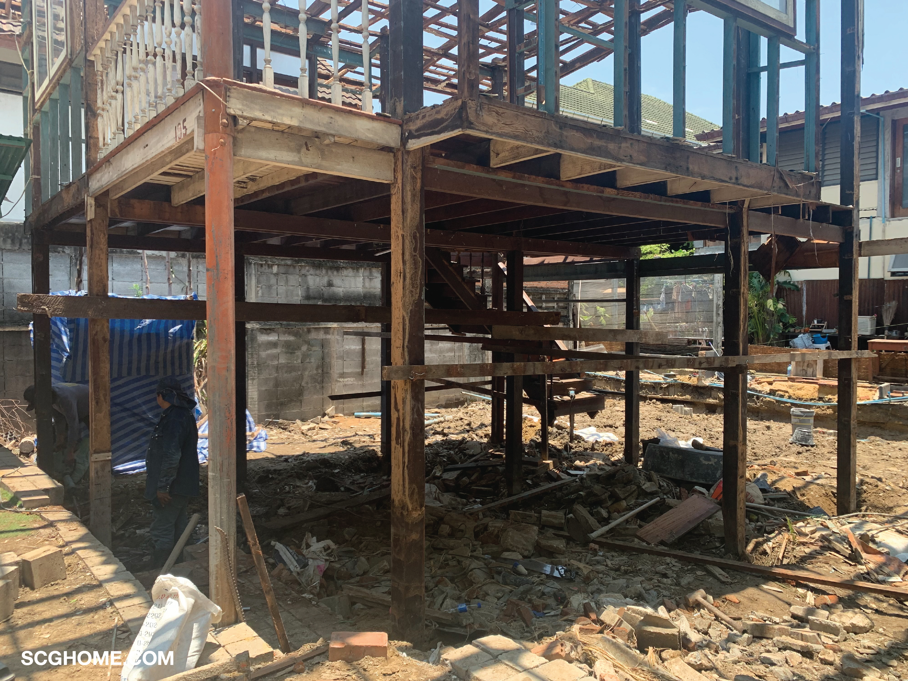 รื้อพื้นและผนังออกเพื่อให้ตรวจสอบโครงสร้างบ้านได้อย่างชัดเจน