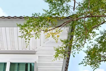 บริการติดตั้งฝ้าระแนงไวนิล SCG สำหรับภายนอก ระบายอากาศ กันแมลง