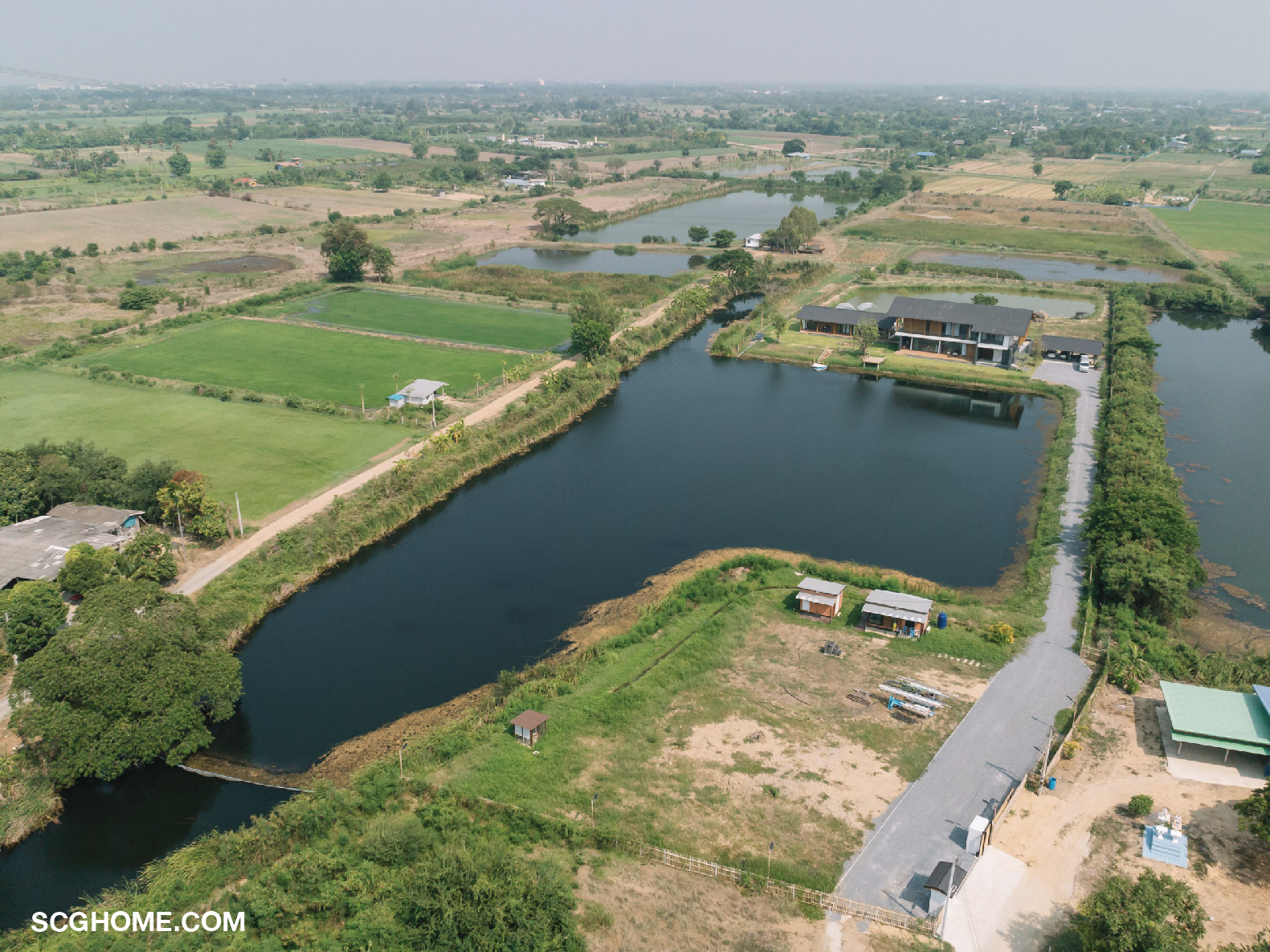 ภาพรวมที่ตั้งมุมมองจากทางเข้าด้านหน้า