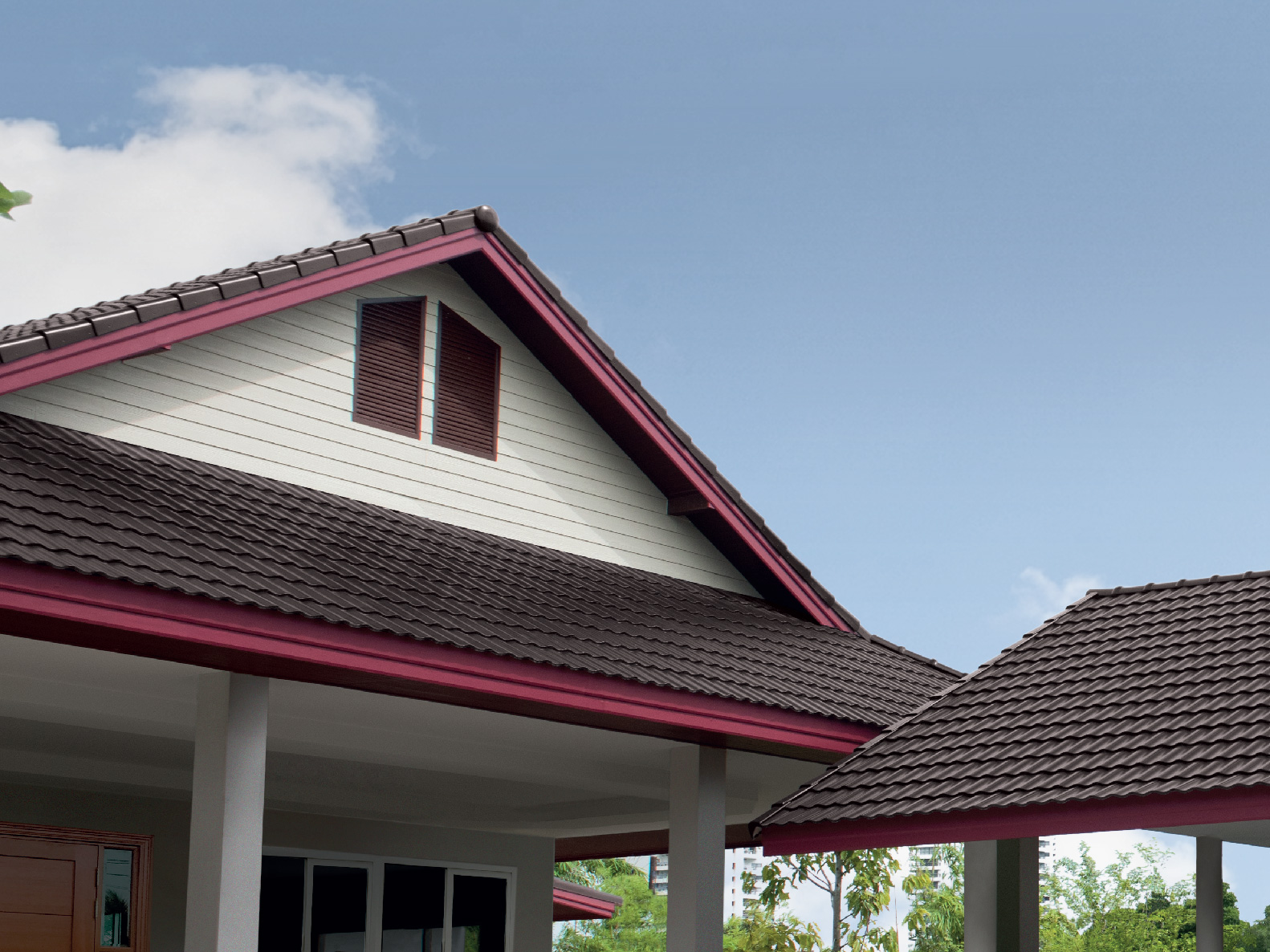 บ้านชั้นเดียวสไตล์ไทยประยุกต์ กับหลังคามะนิลาทรงสูงตอบโจทย์เมืองร้อน