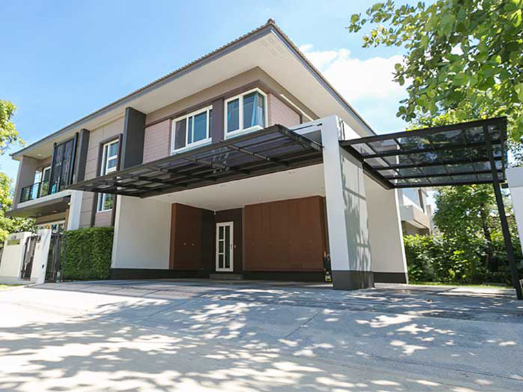 ลดร้อนให้บ้านด้วยฝ้าชายคา และหลังคาโปร่งแสงช่วยเพิ่มร่มเงา