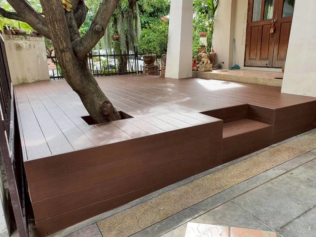 ติดตั้งระเบียงไม้เทียม-by-BM-Smart-Living