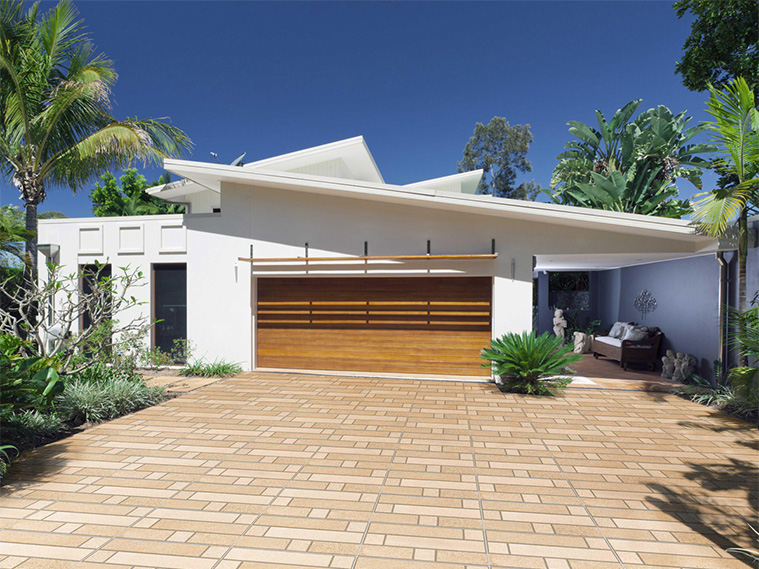 พื้นที่จอดรถสวย ด้วยลวดลายกระเบื้องเซรามิก