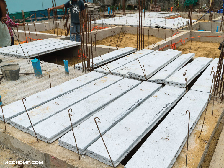 พื้นคอนกรีตสำเร็จรูปติดตั้งวางบนคาน