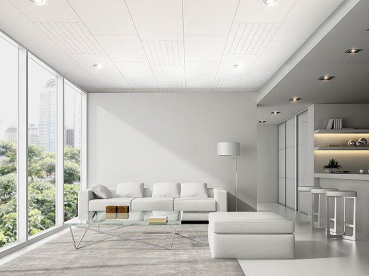 ห้องนั่งเล่นสีขาวโปร่งสบายกับฝ้าเพดานสไตล์โมเดิร์น 