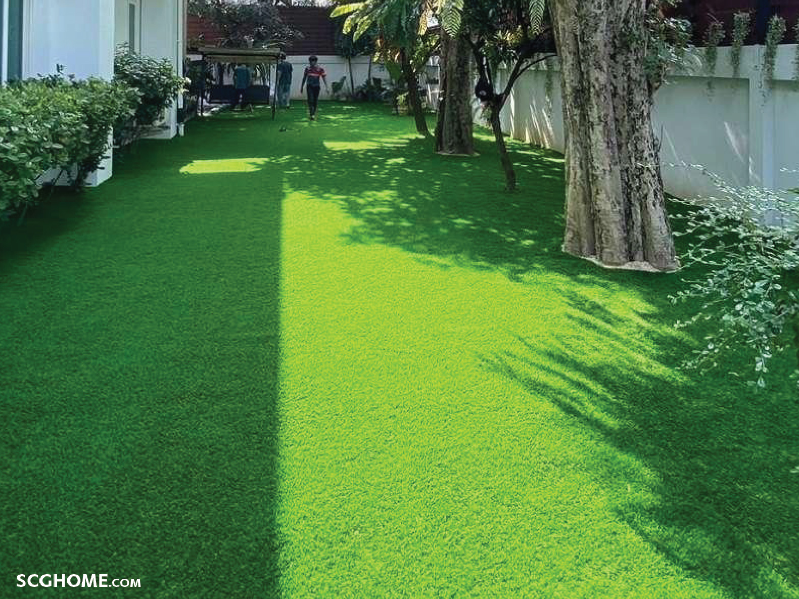 หญ้าเทียมช่วยให้พื้นที่ดูกว้างสะอาดตา