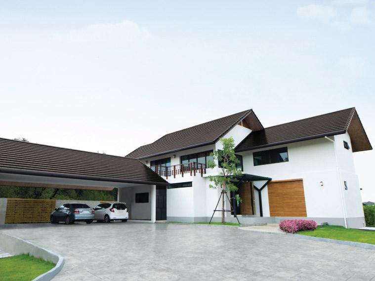 บ้านหลังคาจั่วเรียบง่ายสไตล์โมเดิร์นร่วมสมัย