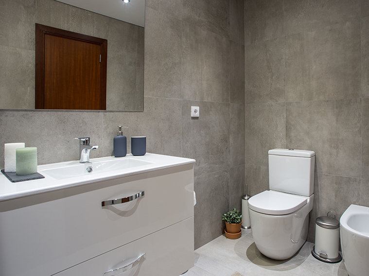 เรียบง่ายมีสไตล์ ในแบบห้องน้ำลุคปูนเปลือย