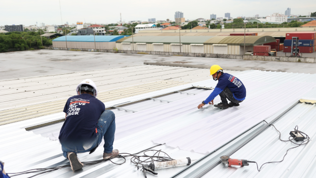 บริการติดตั้งหลังคาเมทัลชีท-บนหลังคาเดิม-by-Q-Chang