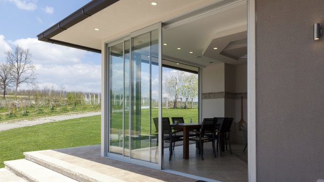 ประตูหน้าต่างอลูมิเนียมพร้อมบริการติดตั้ง