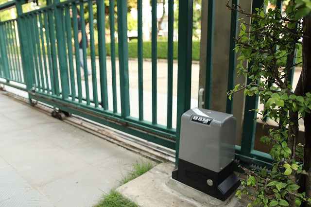 บริการติดตั้งมอเตอร์ประตูรีโมท-BSM-Life-Acer