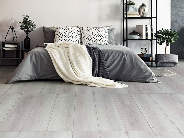 แต่งห้องนอนบรรยากาศอบอุ่นเรียบง่ายด้วยพื้นลายไม้