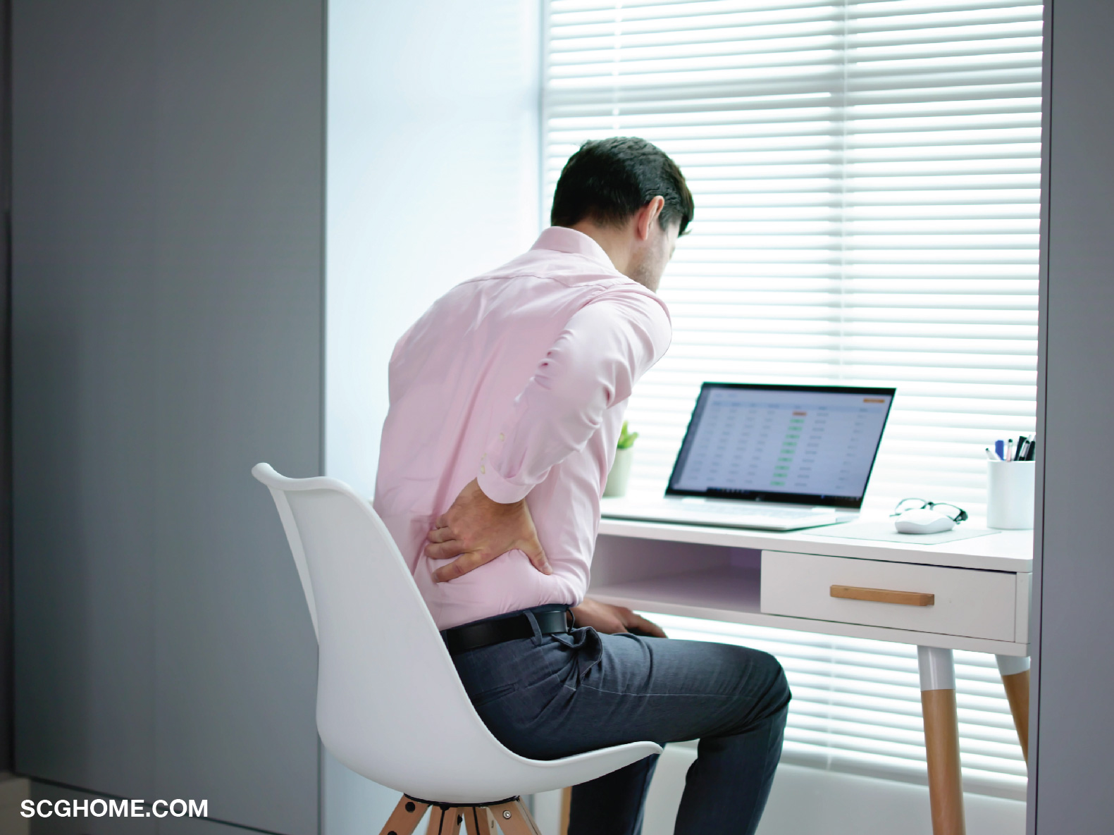 การใช้เก้าอี้ทำงานที่ไม่รองรับสรีระ