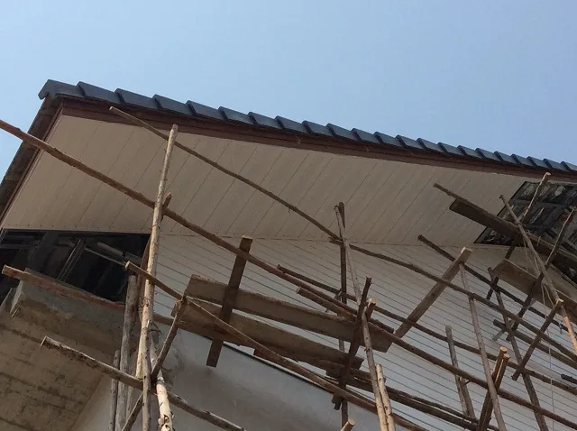 ฝ้าชายคาระบายอากาศไวนิล-SCG-พร้อมติดตั้ง-By-Q-Chang