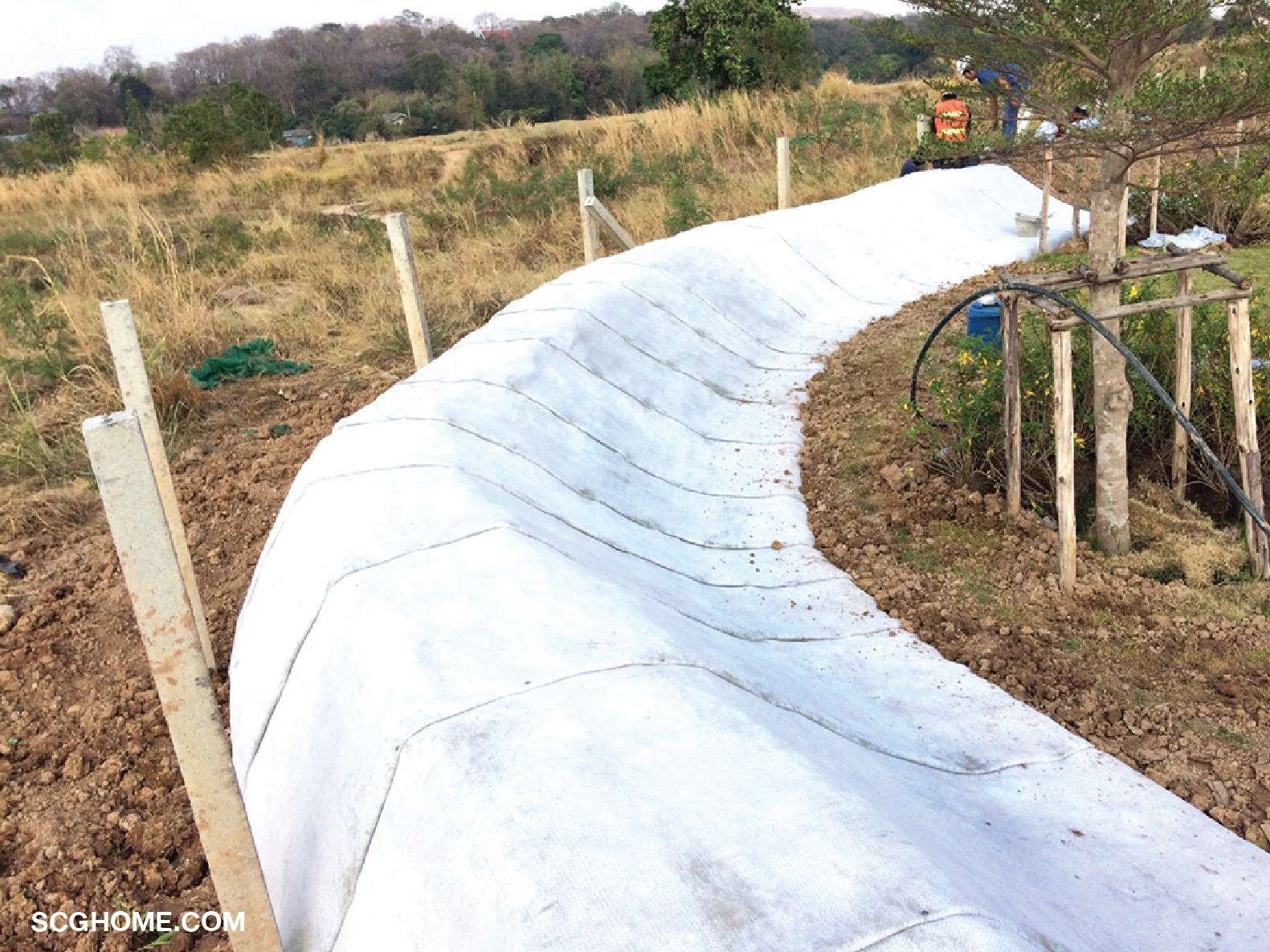 การใช้ผ้าใบคอนกรีตช่วยเสริมความแข็งแรงกันดินสไลด์