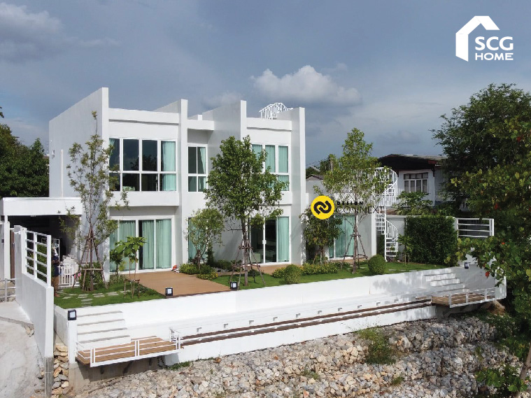 The Strip - Riverside House บ้านสีขาวริมแคว เรียบง่ายสุขสงบท่ามกลางชุมชน