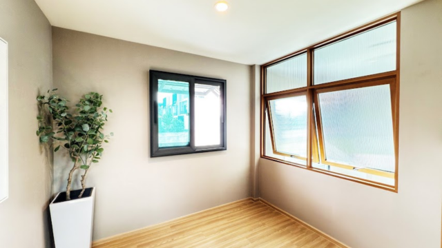 ติดตั้งประตูหน้าต่างอลูมิเนียมและมุ้งลวดนิรภัย