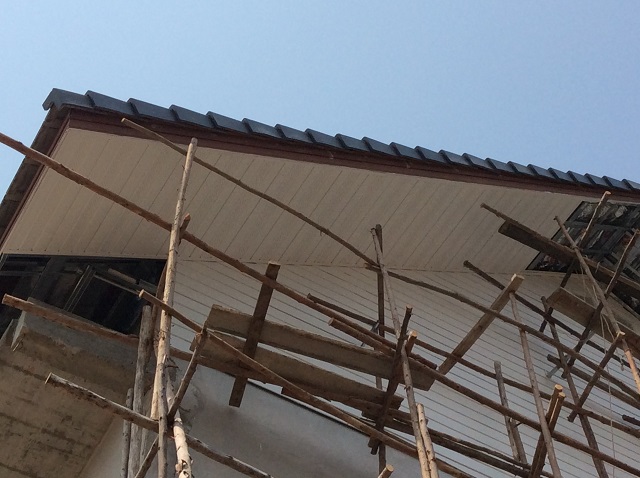 ฝ้าชายคาระบายอากาศไวนิล-SCG-พร้อมติดตั้ง-By-Q-Chang