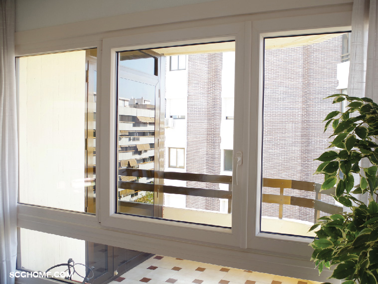 หน้าต่าง uPVC มีวงกบและบานกรอบหนา