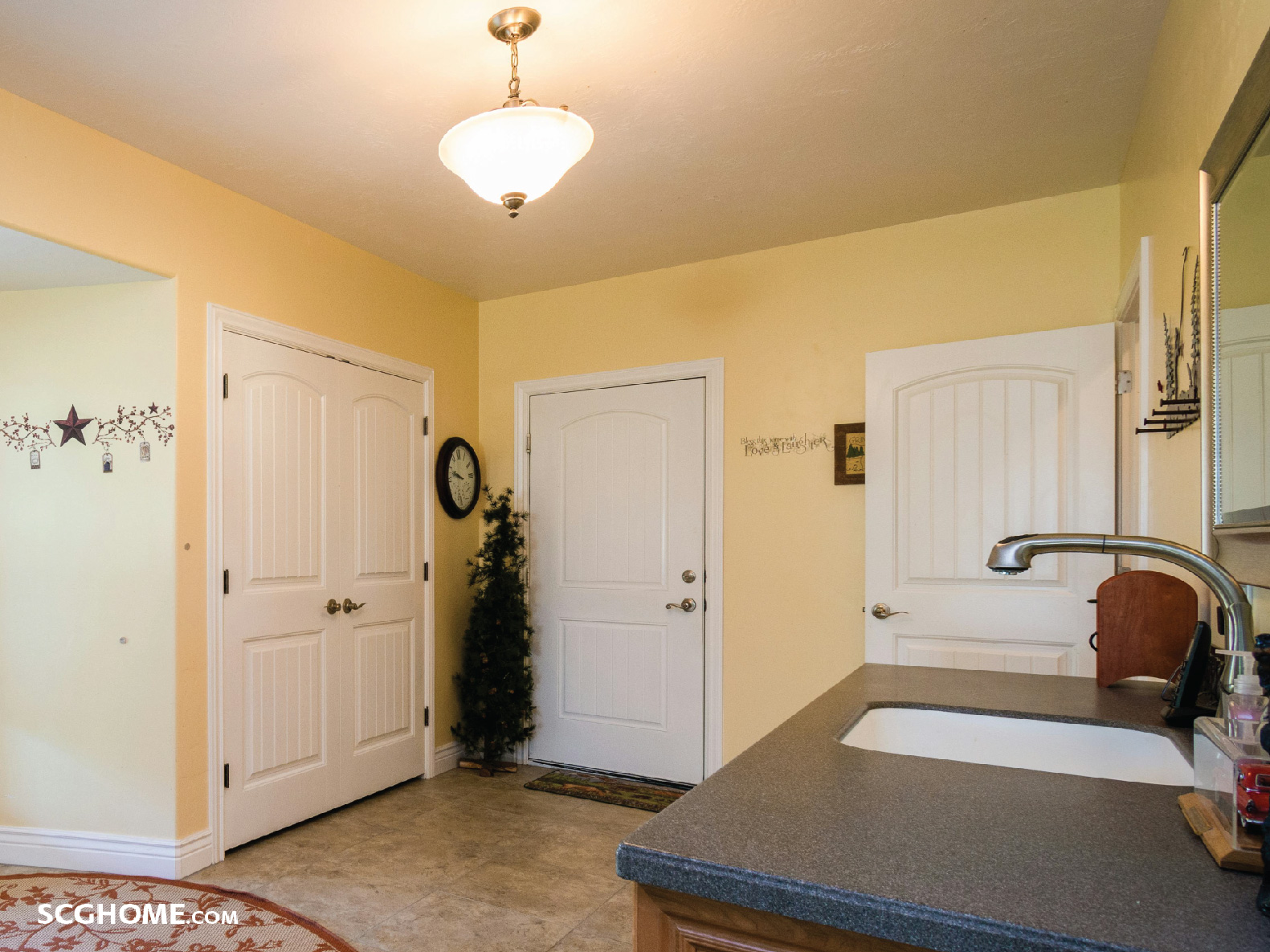 ประตู UPVC ภายในบ้าน