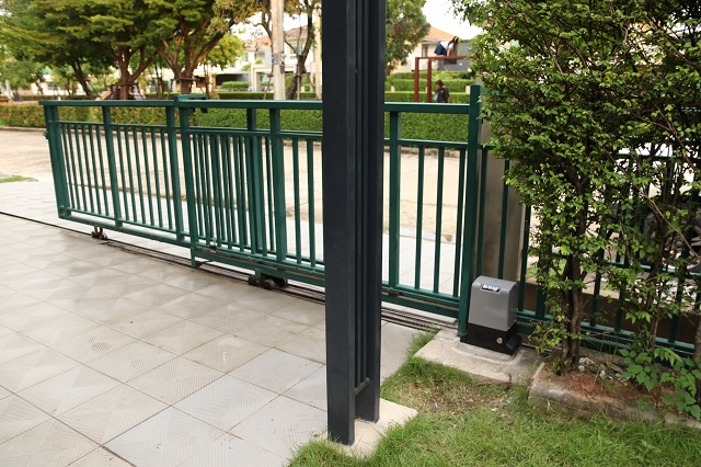 บริการติดตั้งมอเตอร์ประตูรีโมท-BSM-Life-Acer